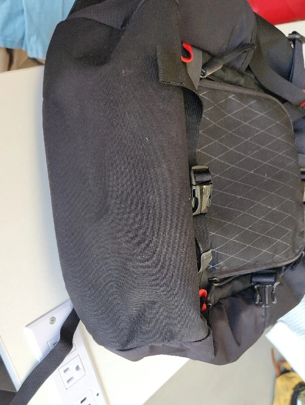 Burton 25L Black Red Snowboard Backpack Laptop Outdoor Hiking Pack